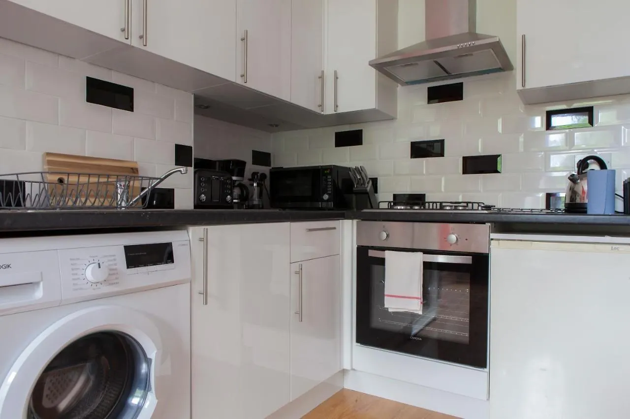 My Meadows, City Centre Apartment, Sunny&Spacious Εδιμβούργο
